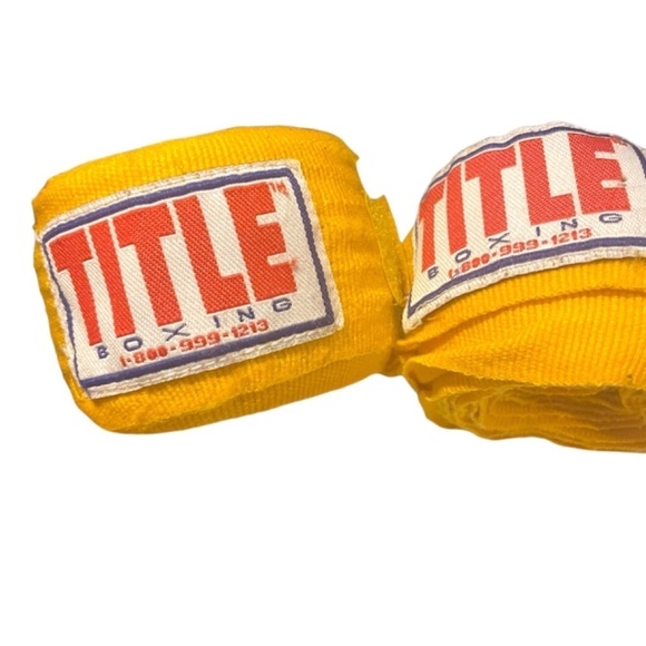 Black Boxing Gloves 12 oz With Wraps 💛 - Picture 6 of 6